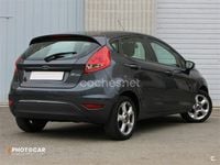 Usado Ford Fiesta Trend 96 CV (70 kW) 2009 Gris / plata Utilitario