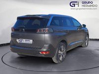 Usado Peugeot 5008 Allure 130 CV (95 kW) 2021 Blanco Monovolumen