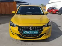 Usado Peugeot 208 Allure 102 CV (75 kW) 2021 Amarillo Utilitario
