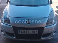 Usado Renault Scénic III 130 CV (95 kW) 2011 Gris / plata Monovolumen
