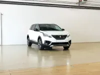 Usado Peugeot 5008 Allure 130 CV (95 kW) 2019 Blanco Monovolumen