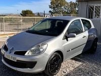 Usado Renault Clio II Authentique 65 CV (47 kW) 2007 Gris claro Berlina