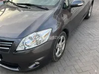 Usado Toyota Auris Active 90 CV (66 kW) 2010 Verde Utilitario