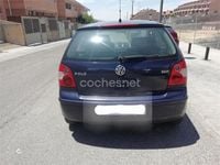 Usado VW Polo Trendline 64 CV (47 kW) 2003 Azul Berlina