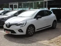 Używany Renault Clio V Intens 101 KM (74 kW) 2023 Biały Sedan/Limuzyna
