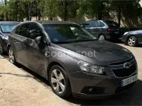 Usado Chevrolet Cruze LTZ 141 CV (103 kW) 2012 Gris / plata Berlina