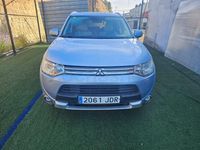 Usado Mitsubishi Outlander P-HEV 203 CV (149 kW) 2015 Gris / plata SUV