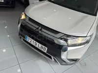 Usado Mitsubishi Outlander Motion 150 CV (110 kW) 2019 Blanco SUV