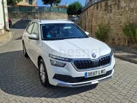Usado Skoda Kamiq Style 110 CV (80 kW) 2022 Blanco SUV