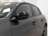 Usado Peugeot 208 Allure 100 CV (73 kW) 2023 Gris Utilitario