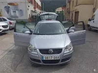 Usado VW Polo Advance 80 CV (58 kW) 2005 Gris / plata Utilitario