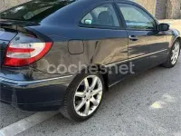 Usado Mercedes C180 143 CV (105 kW) 2005 Gris / plata Berlina