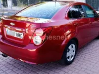 Usado Chevrolet Aveo LT 75 CV (55 kW) 2012 Rojo Berlina