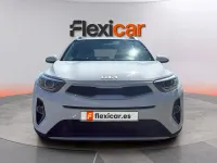 Usado Kia Stonic 84 CV (61 kW) 2023 Blanco SUV