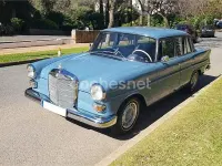 Usado Mercedes 200 75 CV (55 kW) 1985 Azul Familiar