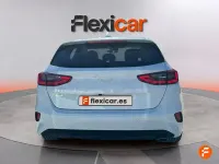 Usado Kia Ceed 136 CV (100 kW) 2023 Blanco Utilitario