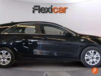 Usado Kia Ceed 136 CV (100 kW) 2023 Negro Utilitario