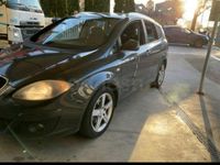 Usado Seat Altea XL Style 105 CV (77 kW) 2011 Gris / plata Monovolumen