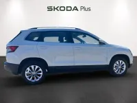 Usado Skoda Karoq Ambition 110 CV (80 kW) 2021 Blanco SUV