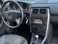 Usado Mercedes B180 109 CV (80 kW) 2011 Blanco Monovolumen