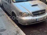 Usado Kia Carnival LX 144 CV (105 kW) 2006 Gris / plata Monovolumen
