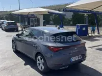 Usado Seat Leon FR 130 CV (95 kW) 2023 Gris / plata Familiar