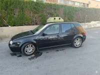 Usado VW Golf IV Highline 100 CV (73 kW) 2000 Negro Berlina