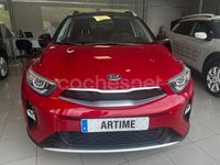 Usado Kia Stonic 120 CV (88 kW) 2019 Granate SUV