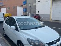 Usado Ford Focus Trend 109 CV (80 kW) 2009 Blanco Berlina