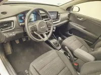 Usado Kia Stonic 100 CV (73 kW) 2025 Blanco SUV