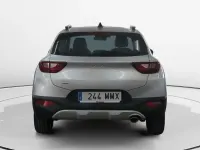 Usado Kia Stonic 101 CV (74 kW) 2024 Gris SUV
