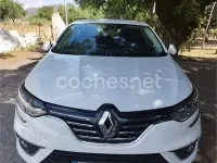 Usado Renault Mégane Zen 130 CV (95 kW) 2017 Blanco Berlina