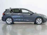 Usado VW Golf VIII 116 CV (85 kW) 2025 Gris Berlina