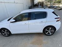 Usado Peugeot 308 Allure 120 CV (88 kW) 2016 Blanco Berlina
