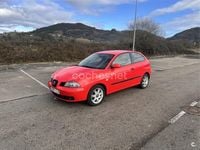 Usado Seat Ibiza 100 CV (73 kW) 2003 Rojo Utilitario