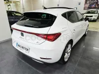 Usado Seat Leon FR 130 CV (95 kW) 2023 Blanco Berlina