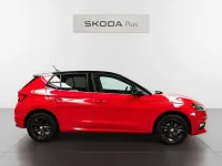 Usado Skoda Fabia Style 110 CV (80 kW) 2022 Rojo Utilitario