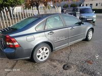 Usado Volvo S40 Kinetic 136 CV (100 kW) 2006 Gris / plata Berlina