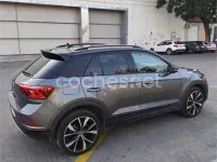 Usado VW T-Roc 150 CV (110 kW) 2025 Gris / plata SUV