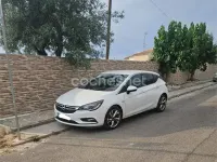Usado Opel Astra Selective 110 CV (80 kW) 2018 Blanco Berlina