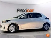 Usado Toyota Yaris Comfort 72 CV (52 kW) 2023 Blanco Utilitario