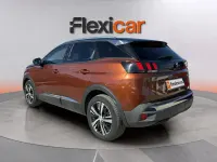 Usado Peugeot 3008 Allure 131 CV (96 kW) 2021 Naranja SUV