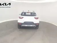 Usado Kia Stonic 101 CV (74 kW) 2025 Blanco SUV