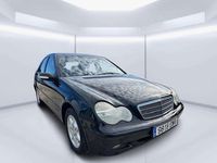 Usado Mercedes C220 Avantgarde 143 CV (105 kW) 2002 Negro Berlina