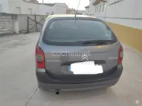 Usado Citroën Xsara Picasso Exclusive 90 CV (66 kW) 2004 Gris / plata Monovolumen
