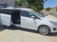Usado Ford Grand C-Max Titanium 140 CV (102 kW) 2014 Blanco Monovolumen
