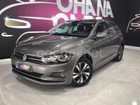 Usado VW Polo Advance 95 CV (69 kW) 2021 Gris / plata Berlina