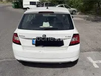 Usado Skoda Fabia Ambition 60 CV (44 kW) 2015 Blanco Berlina
