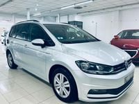 Usado VW Touran Advance 115 CV (84 kW) 2019 Gris / plata Monovolumen