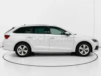 Usado Skoda Octavia 110 CV (80 kW) 2021 Blanco Familiar